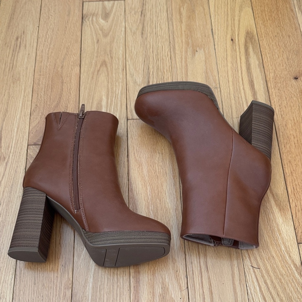 LC Lauren Conrad Brown Platform Ankle Boots - Picture 3 of 3